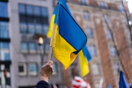 Reception of people from Ukraine: Discrimination in international protection?